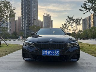 宝马3系 325Li 2.0T 自动 M运动曜夜版 