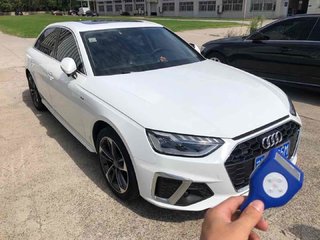 奥迪A4L 40TFSI 2.0T 自动 时尚动感型 