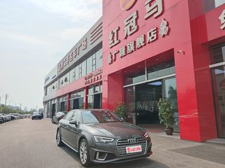 奥迪A4L 40TFSI 2.0T 自动 时尚型 