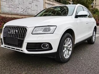 奥迪Q5 40TFSI 2.0T 自动 进取型 