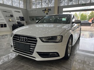 奥迪A4L 35TFSI 2.0T 自动 标准型 