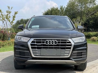 奥迪Q5L 40TFSI 2.0T 自动 荣享进取型 