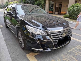 丰田皇冠 2.0T 