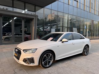 奥迪A4L 40TFSI 2.0T 自动 时尚动感型 