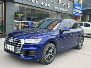 奥迪Q5L 40TFSI 2.0T 自动 荣享时尚型 