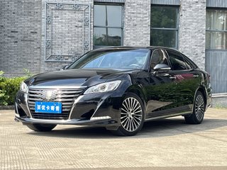 丰田皇冠 2.0T 