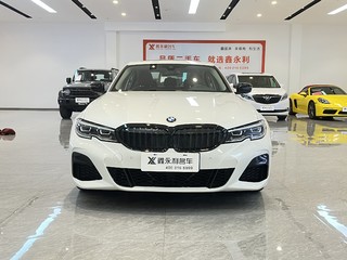 宝马3系 325i 2.0T 自动 M运动曜夜套装 