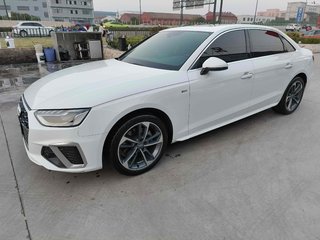 奥迪A4L 40TFSI 2.0T 自动 时尚动感型 