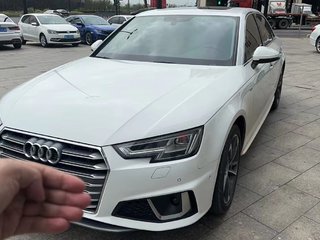 奥迪A4L 40TFSI 2.0T 自动 运动型 