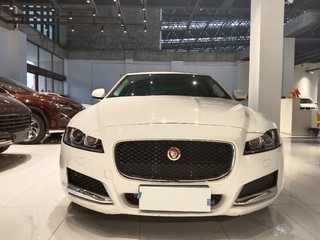 捷豹XFL P200 2.0T 自动 精英版 