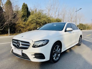 奔驰E级 E300L 2.0T 自动 运动时尚型 