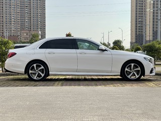 奔驰E级 E300L 运动豪华型 