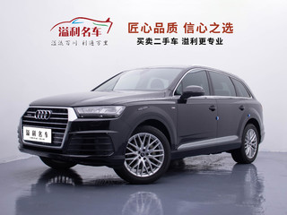 奥迪Q7 45 3.0T 自动 S-Line运动型 