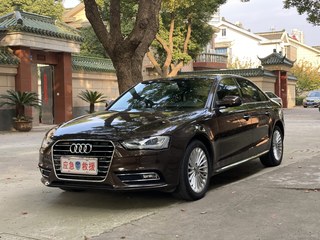 奥迪A4L 35TFSI 2.0T 自动 标准型典藏版 