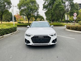 奥迪A4L 35TFSI 2.0T 自动 时尚动感型 