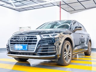 奥迪Q5L 40TFSI 2.0T 自动 改款荣享时尚型 