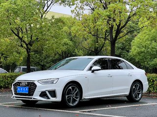 奥迪A4L 40TFSI 2.0T 自动 时尚动感型 