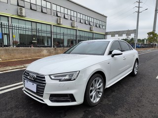 奥迪A4L 40TFSI 2.0T 自动 30周年时尚型 