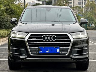 奥迪Q7 55 3.0T 自动 技术型 