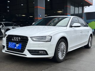 奥迪A4L 35TFSI 2.0T 自动 标准型典藏版 