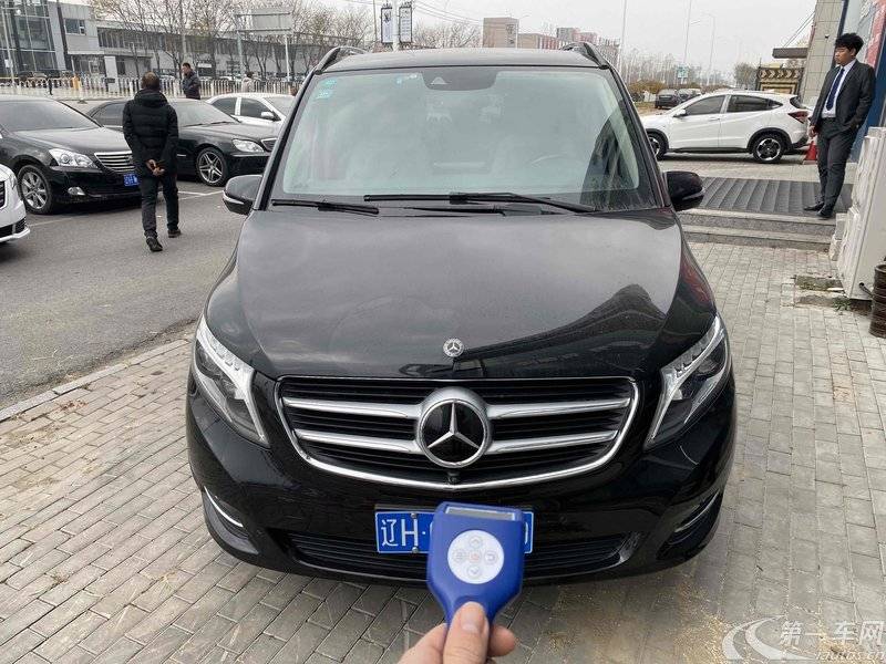 奔驰V级 2017款 2.0T 自动 V260L尊贵加长版 (国Ⅴ) 