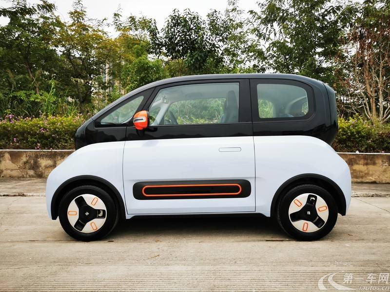 宝骏KiWi EV 2021款 0.0T 自动 时髦金 