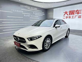 奔驰A级 A200L 1.3T 自动 改款运动轿车时尚型 