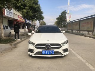 奔驰A级 A180L 1.3T 自动 运动轿车版 