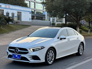 奔驰A级 A200L 1.3T 自动 运动轿车版 