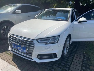 奥迪A4L 40TFSI 2.0T 自动 30周年时尚型 