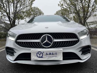 奔驰A级 A180L 1.3T 自动 改款2运动轿车 