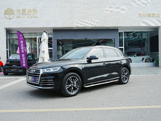 奥迪Q5L 40TFSI 2.0T 自动 荣享时尚型 