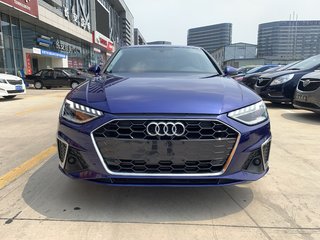 奥迪A4L 40TFSI 2.0T 自动 时尚动感型 