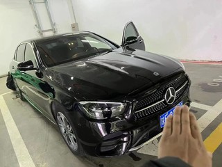 奔驰E级 E300L 2.0T 自动 运动豪华型 