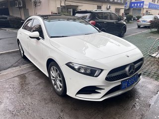 奔驰A级 A200L 1.3T 自动 运动轿车版 