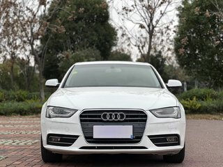 奥迪A4L 35TFSI 2.0T 自动 舒适型 