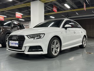 奥迪A3 35TFSI 1.4T 自动 时尚型Limousine30周年 