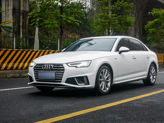 奥迪A4L 40TFSI 2.0T 自动 时尚型 