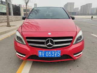 奔驰B级 B200 1.6T 手动 蓝效 