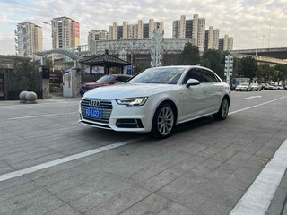 奥迪A4L 40TFSI 2.0T 自动 30周年运动型 