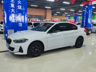 宝马1系 120i 1.5T 自动 M运动曜夜版 