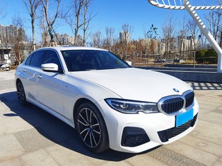 宝马3系 325Li 2.0T 自动 改款M运动套装 