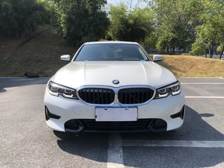 宝马3系 320i 2.0T 自动 运动套装 