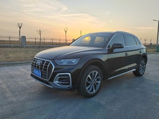 奥迪Q5L 40TFSI 2.0T 自动 豪华致雅型 