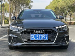 奥迪A4L 40TFSI 2.0T 自动 豪华动感型 