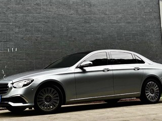 奔驰E级 E300L 2.0T 自动 豪华型 