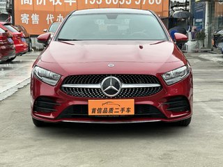 奔驰A级 A180L 1.3T 自动 改款运动轿车版 