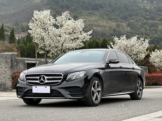 奔驰E级 E300L 2.0T 自动 运动时尚型 