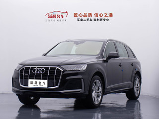 奥迪Q7 45 2.0T 自动 豪华型quattro-S-line 