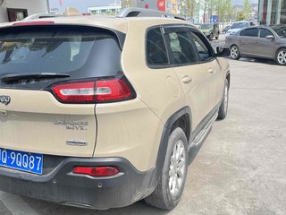 吉普自由光 2.0L 自动 优越版 